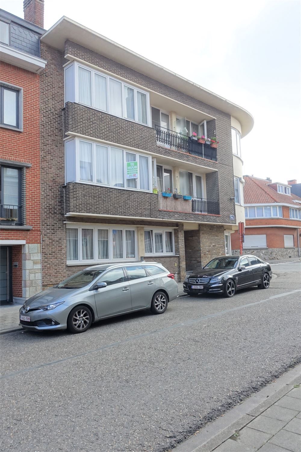 Instapklaar appartement met 2 slaapkamers. foto {{pictureIndex}}