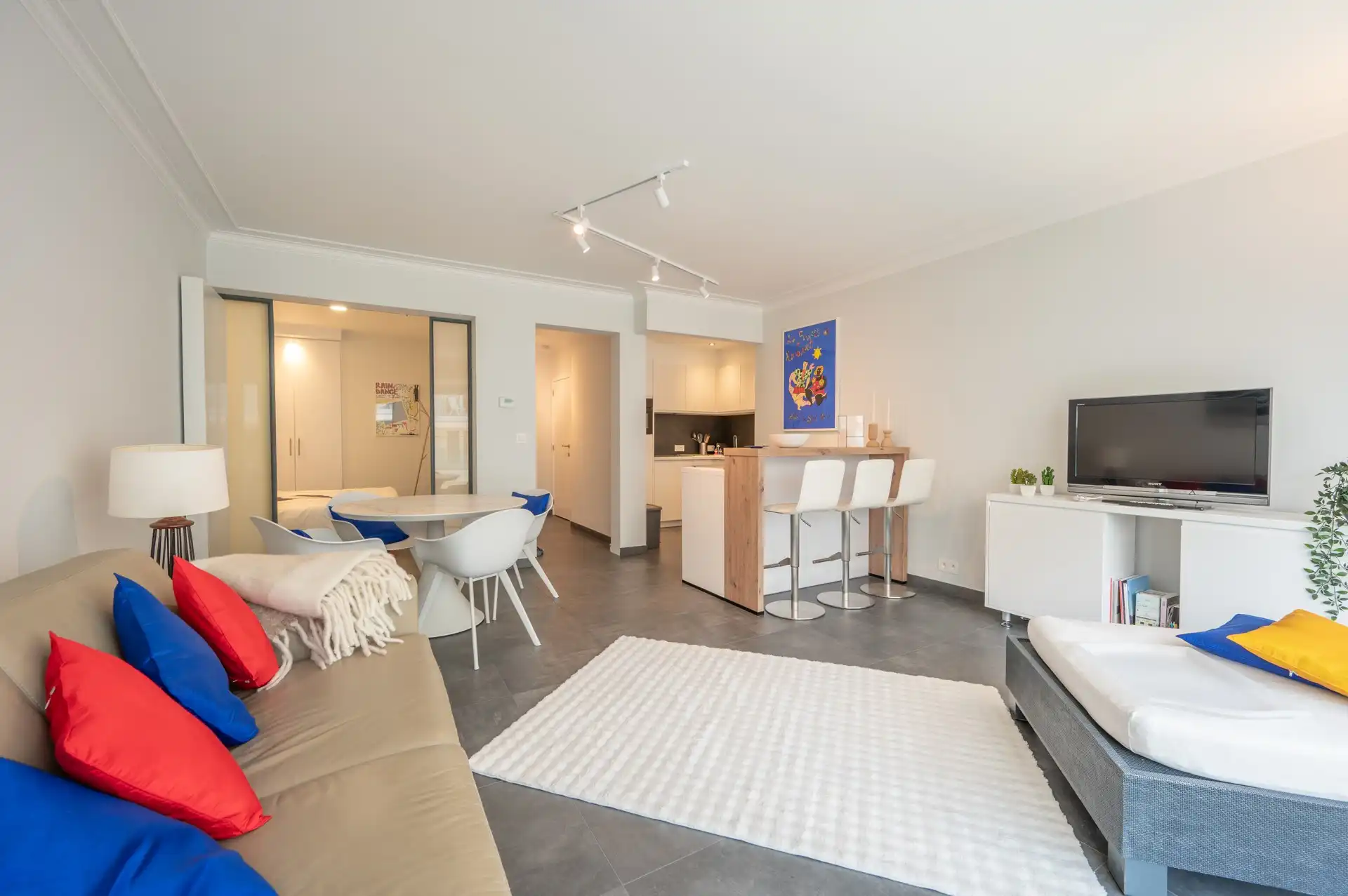 Gemeubeld: instapklaar appartement met zijdelings zeezicht! foto 2