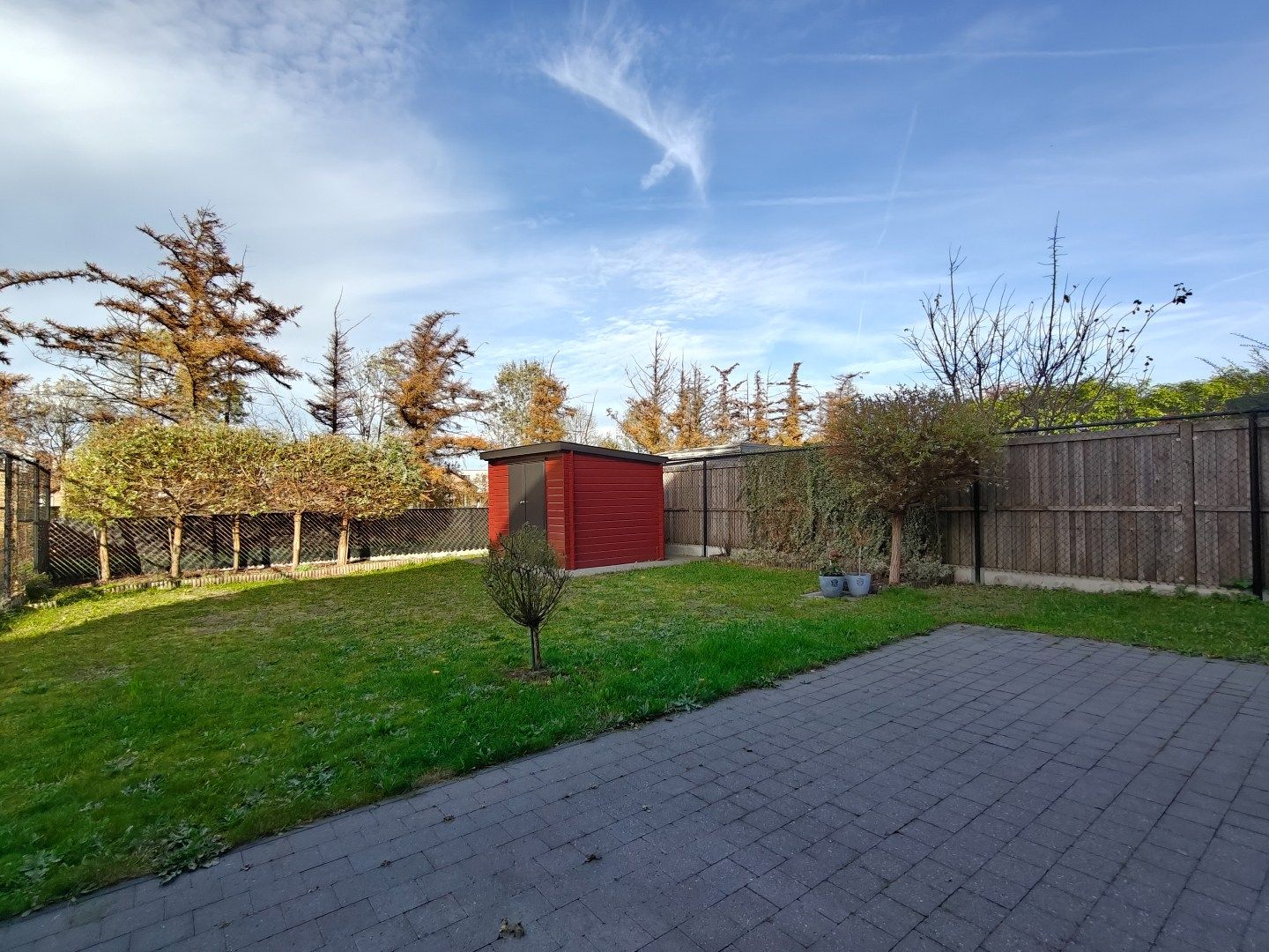 Halfopen bebouwing met drie slaapkamers, tuin en garage foto 10