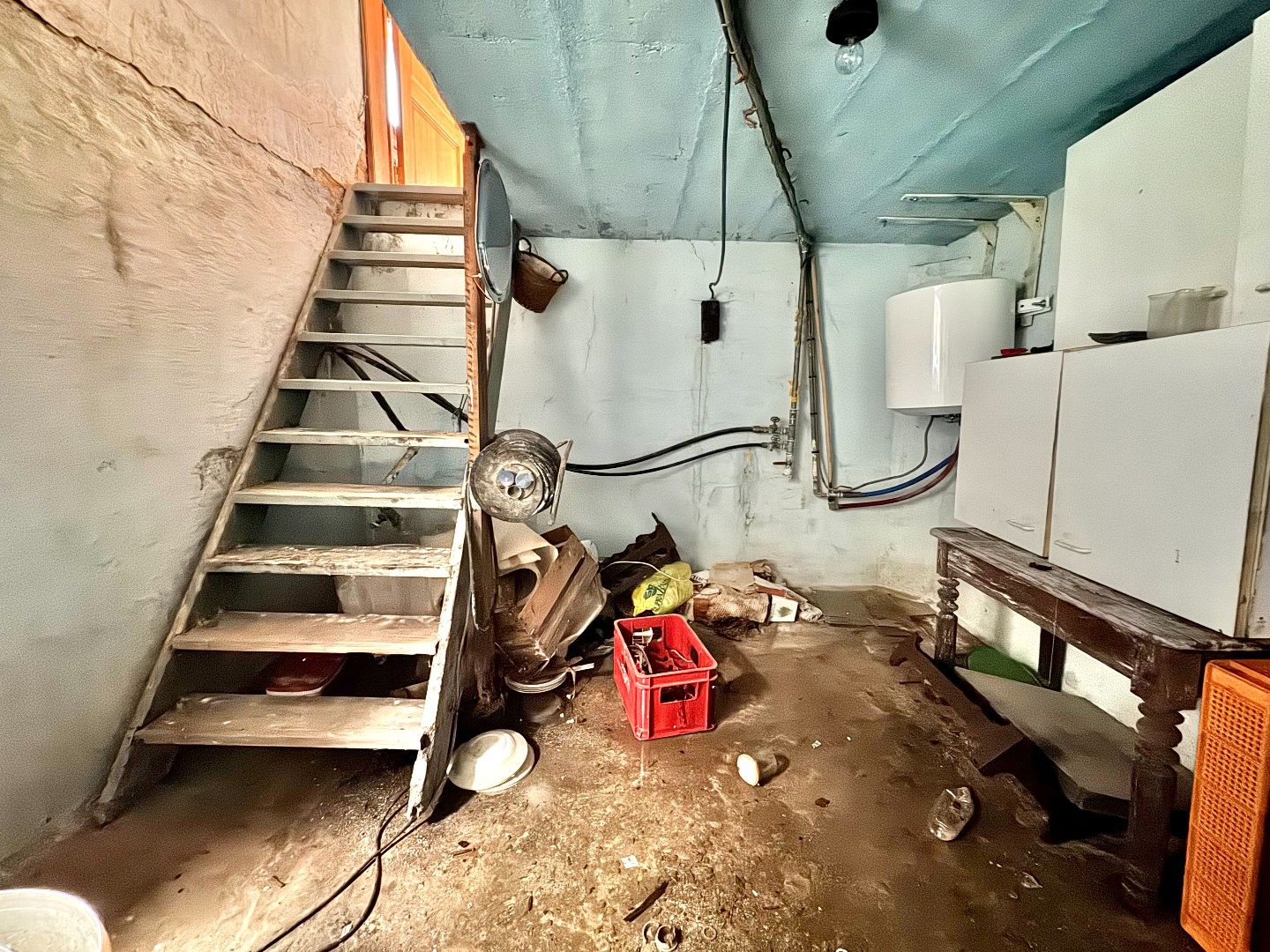 Halfopen woning te koop in Hulste met tuin, mogelijkheid tot 6 slaapkamers en garage. foto 6