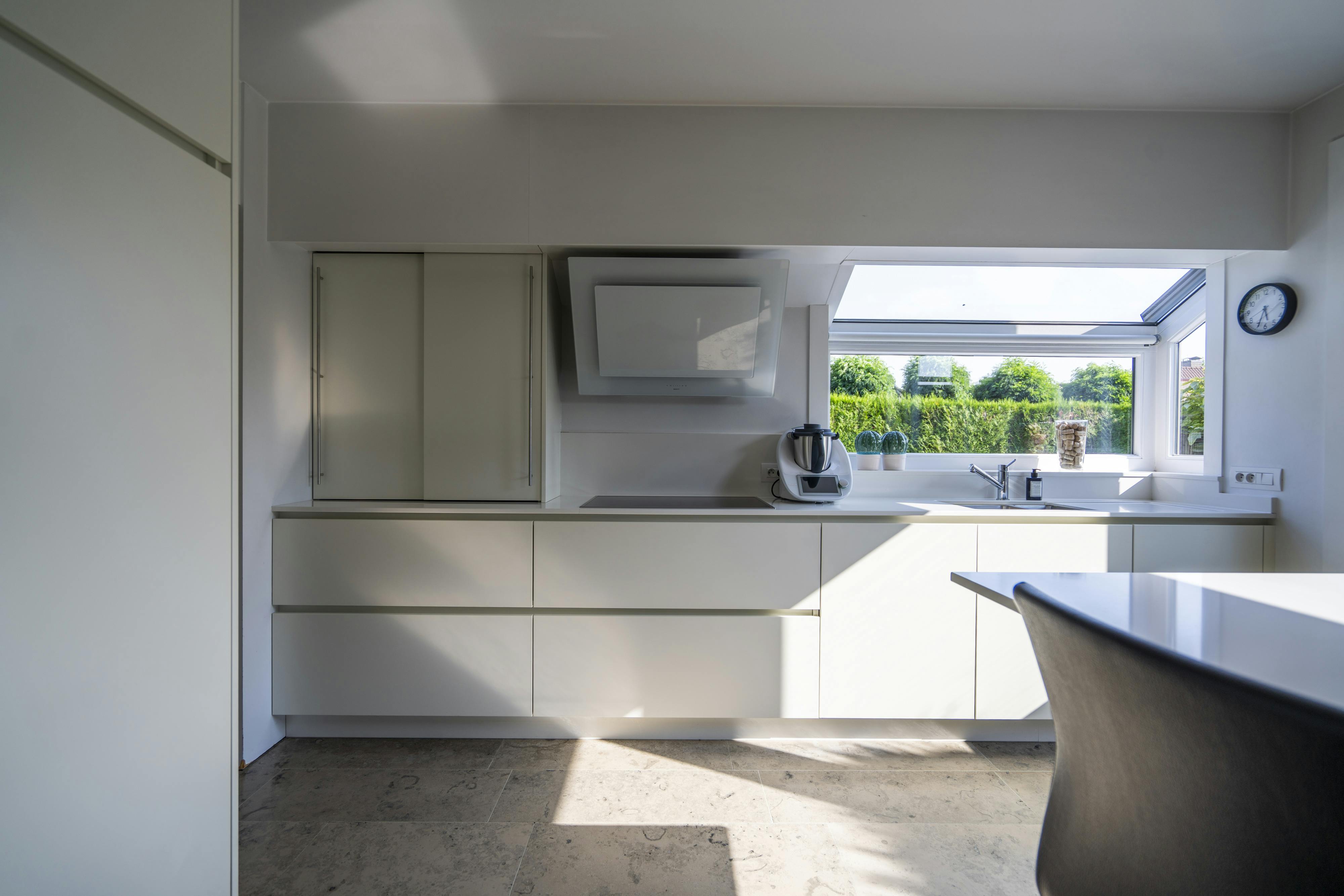 Energiezuinige instapklare villa met zwembad en poolhouse foto 16
