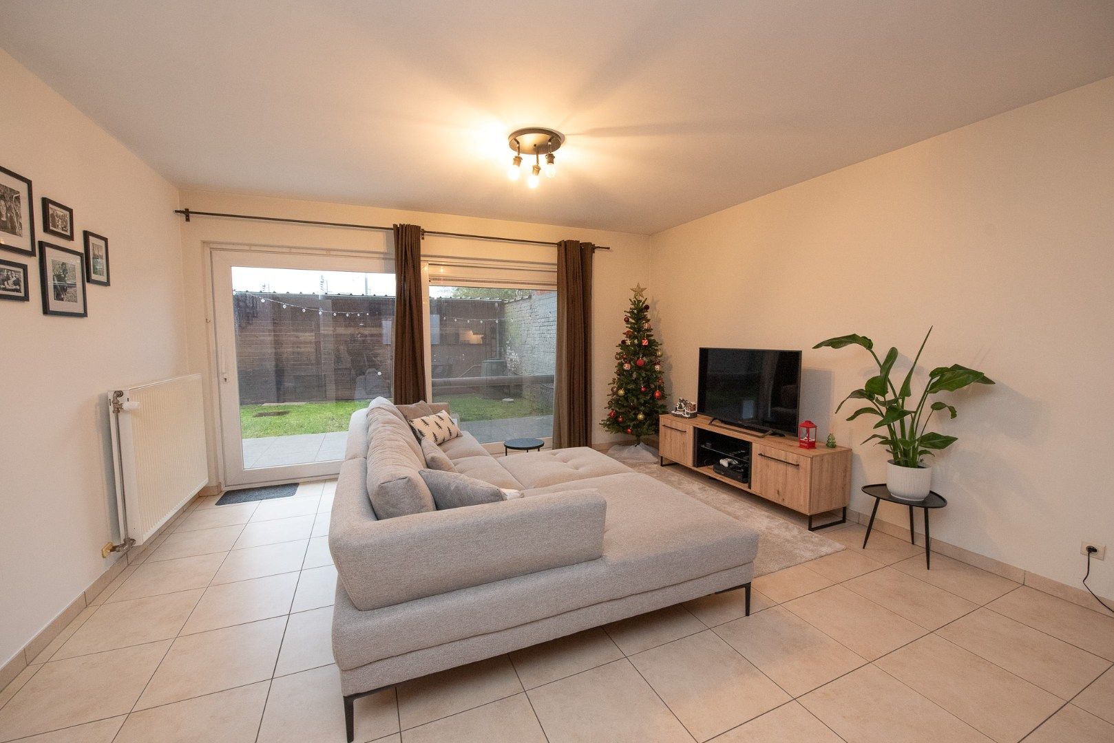 Gelijkvloers appartement in centrum Waregem met tuintje & garage. foto 4