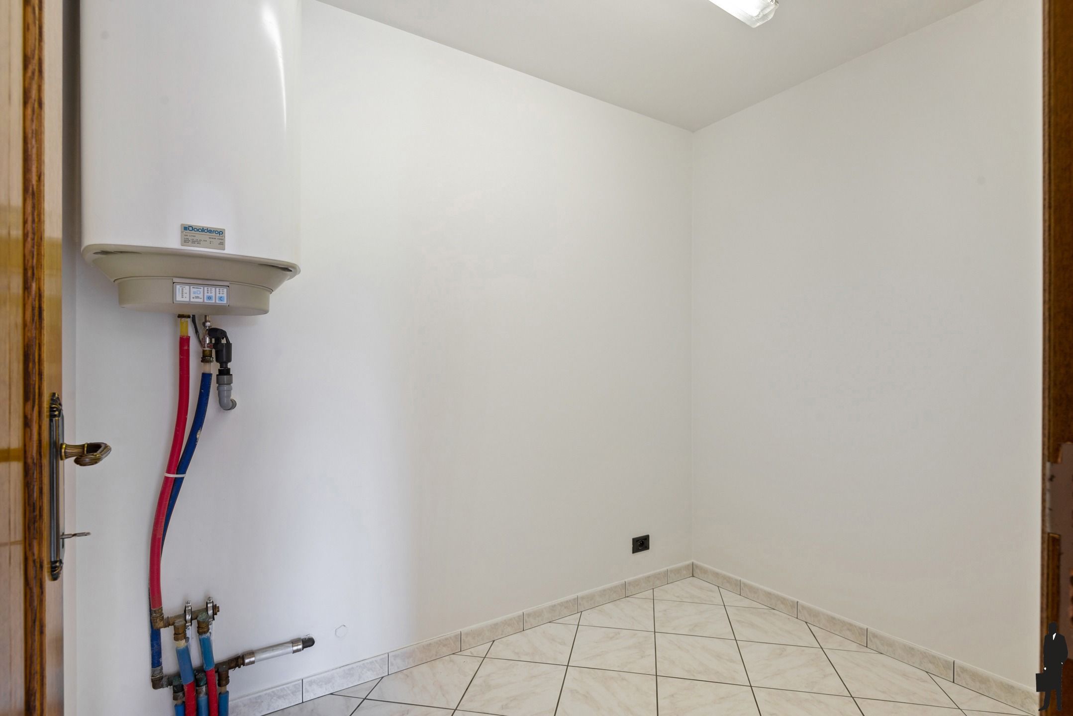 Ruim appartement met 2 slpks, kelderberging en zuid terras foto 8