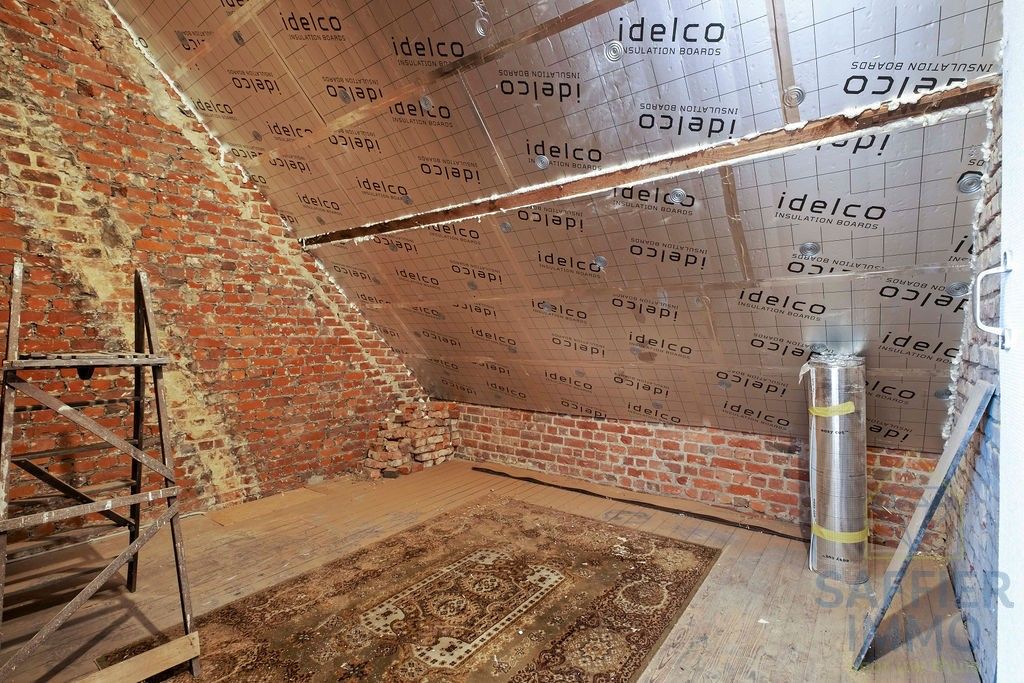 Gerenoveerde woning met extra magazijn in Harelbeke foto 16