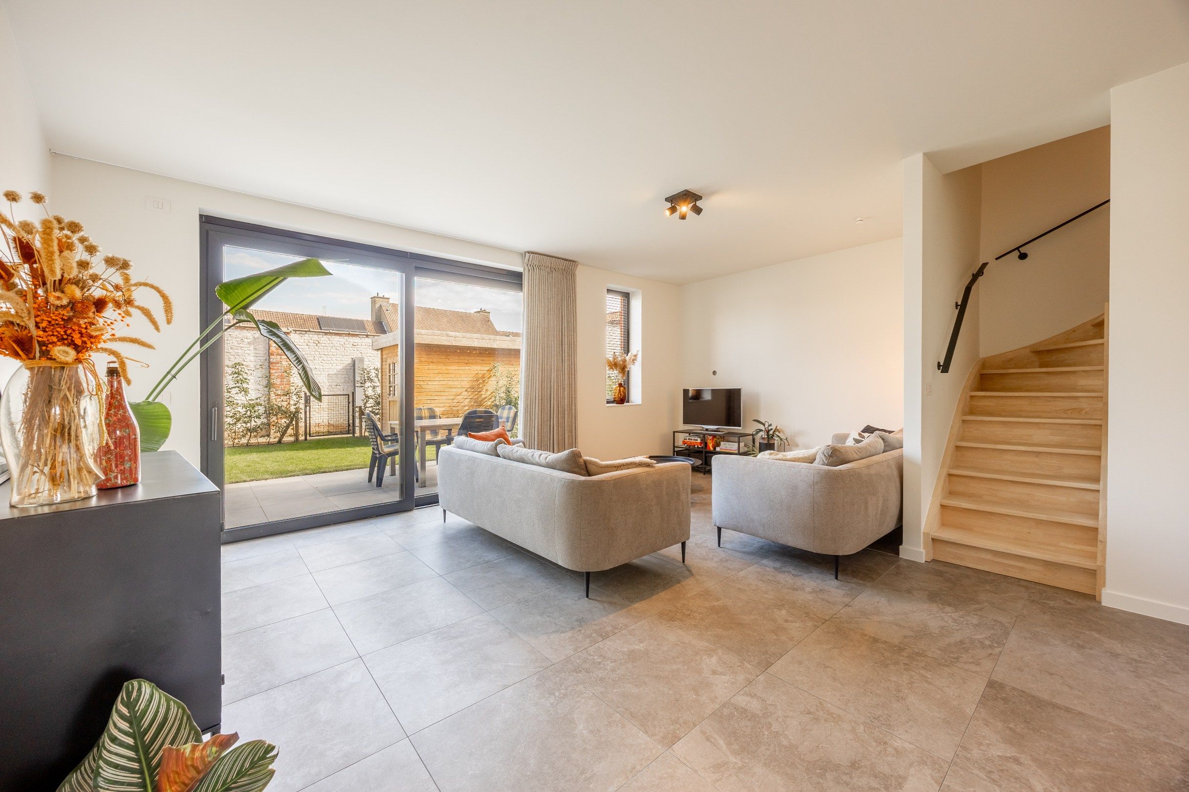 RUIME, KLASSEVOLLE EN ENERGIEZUINIGE WONING  foto 3