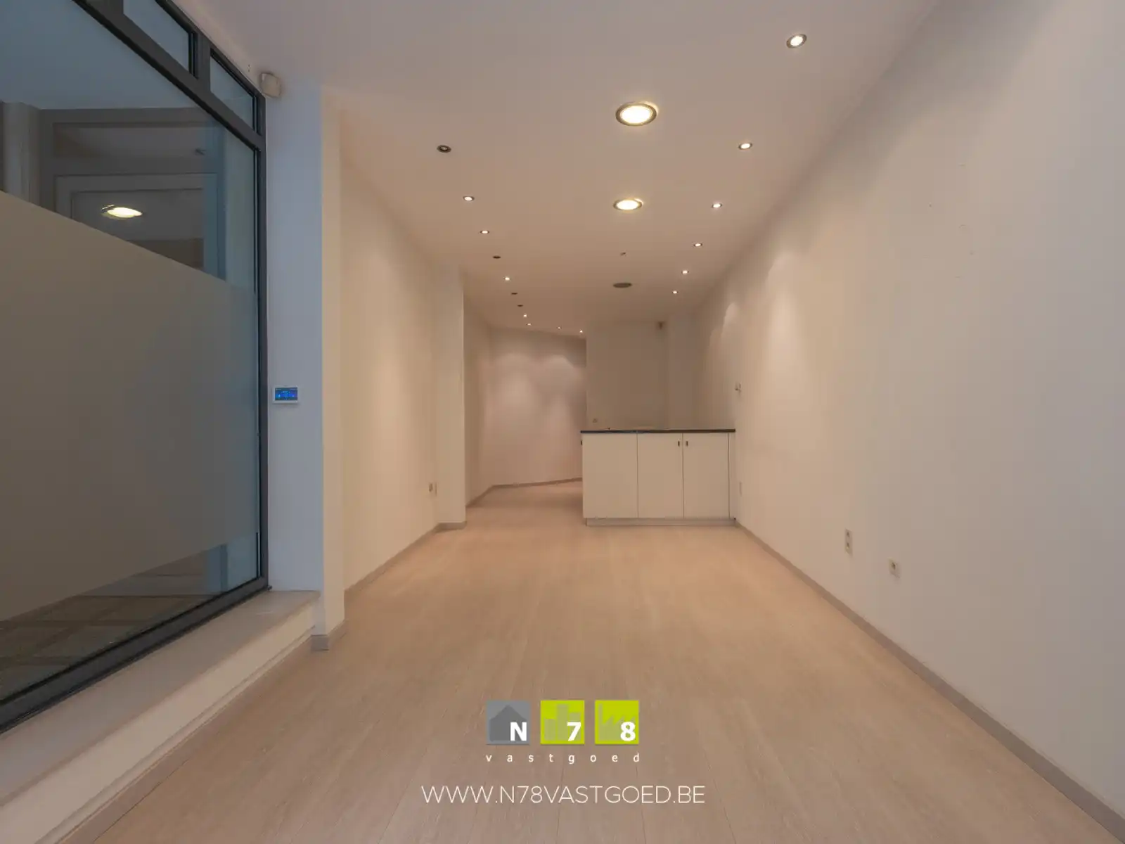 Commerciële ruimte te huur foto {{pictureIndex}}