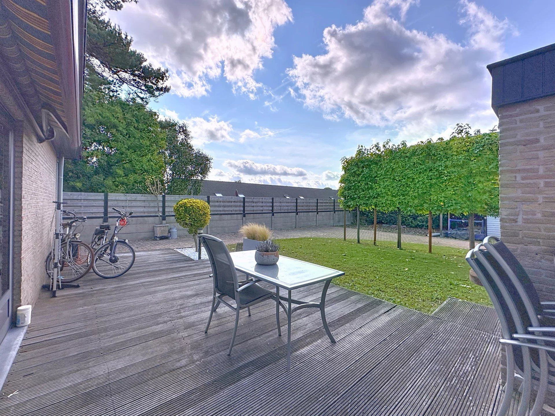 Gelijkvloerse woning op ruim perceel (8 are) in landelijke omgeving. foto 25