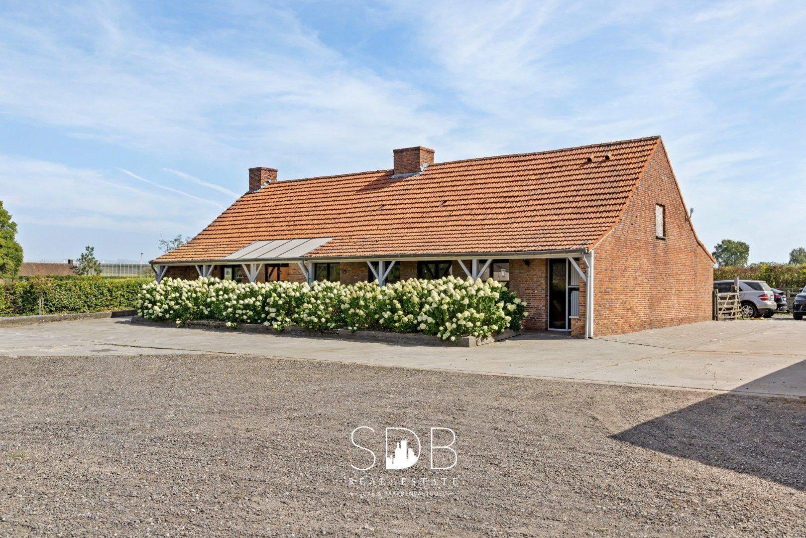 Hoofdfoto van de publicatie: Prachtige landelijke woning met hippische accommodatie op 2,5hectare