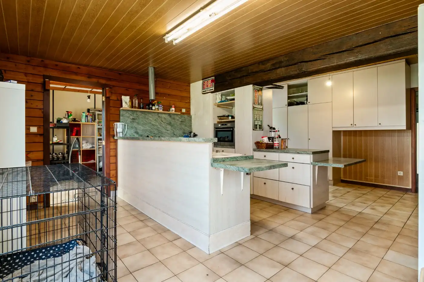 Charmante, te renoveren woning met ruime groene tuin foto 9