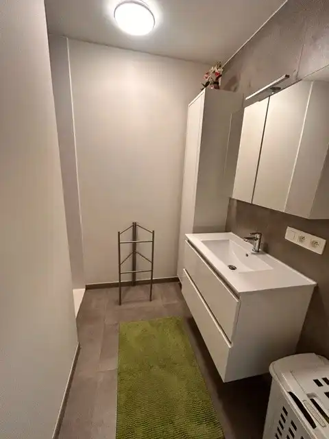 Prachtig  hoek-appartement op de tweede verdieping met 2 slaapkamers in hartje Bilzen foto 11
