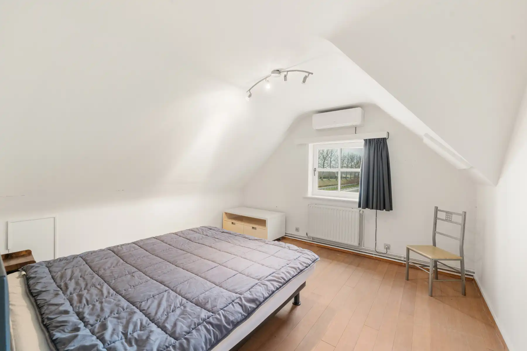 Karaktervol handelspand met woonst in Wulpen foto 20