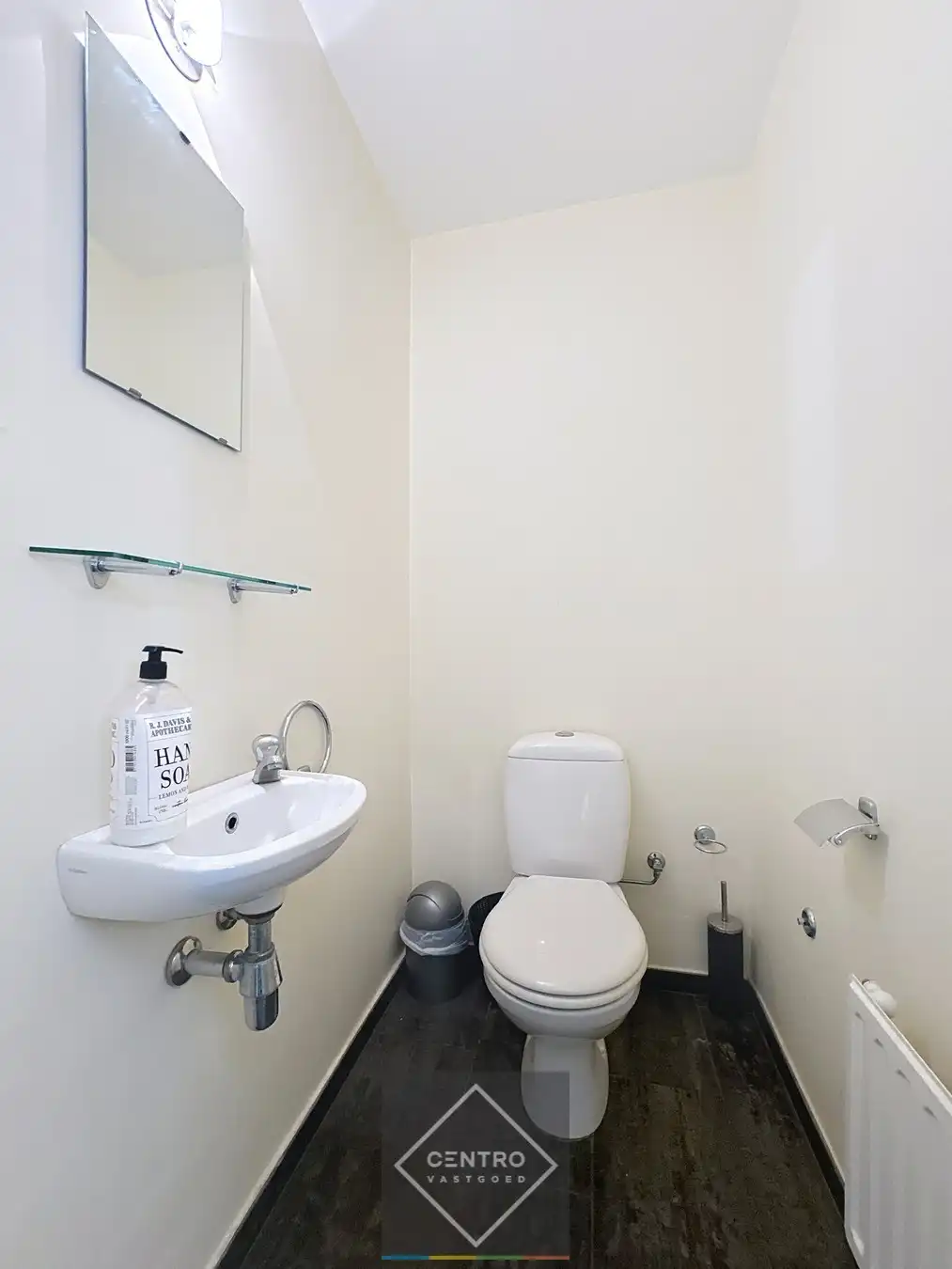 Commercieel gelegen handelspand met inpandige garage! foto 12