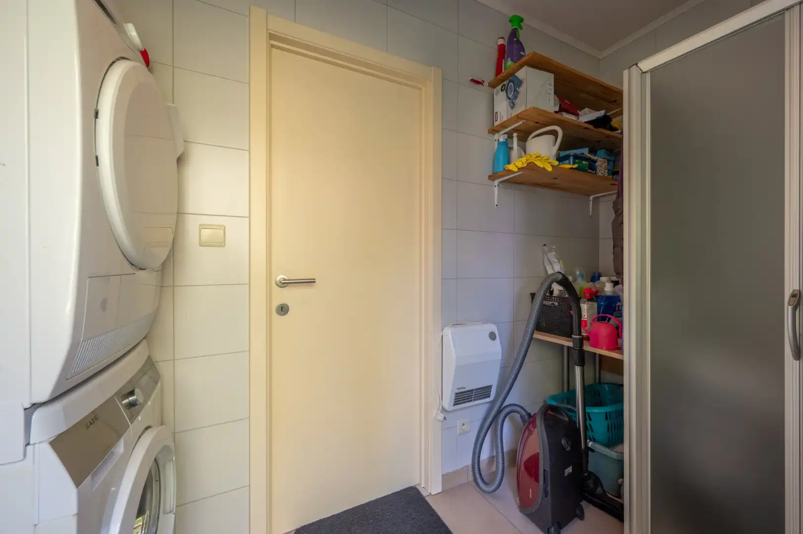 Ruime gezinswoning met heerlijke tuin, rustig gelegen in Sint-Michiels! foto 6