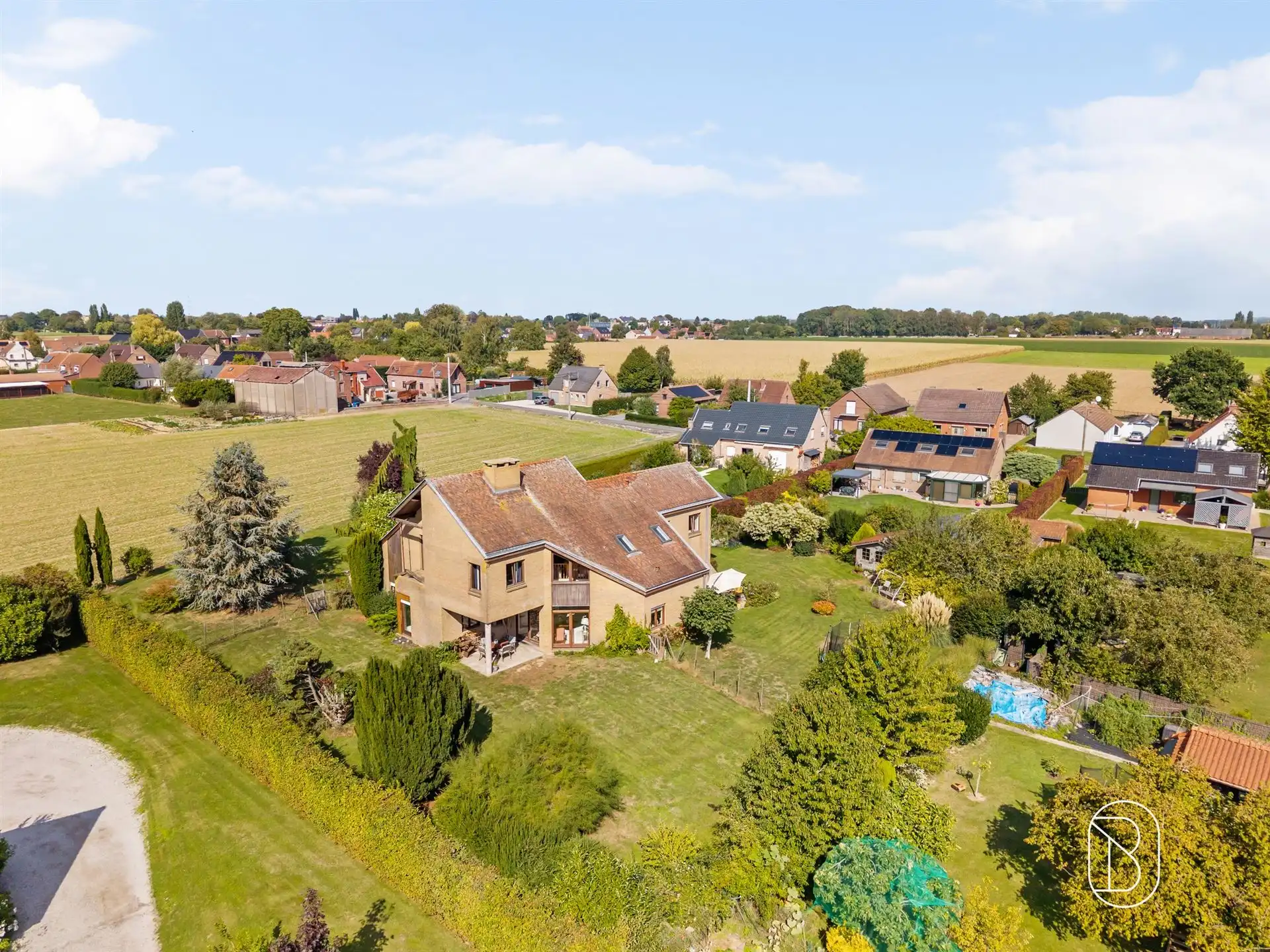 Architectenvilla op een perceel van 3.024 m² foto 4
