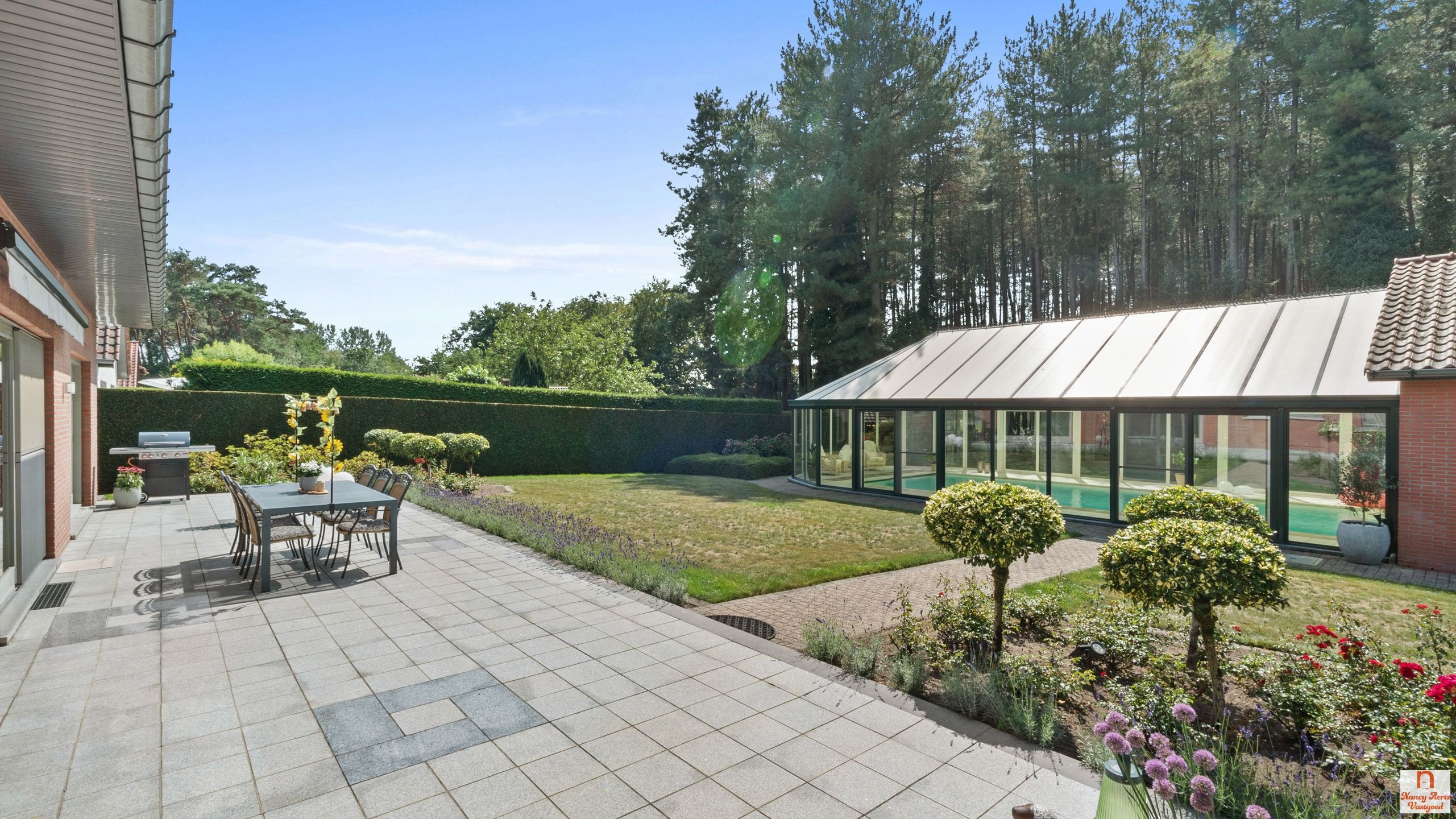 Luxueuze villa met overdekt zwembad, bos en weiland foto 23