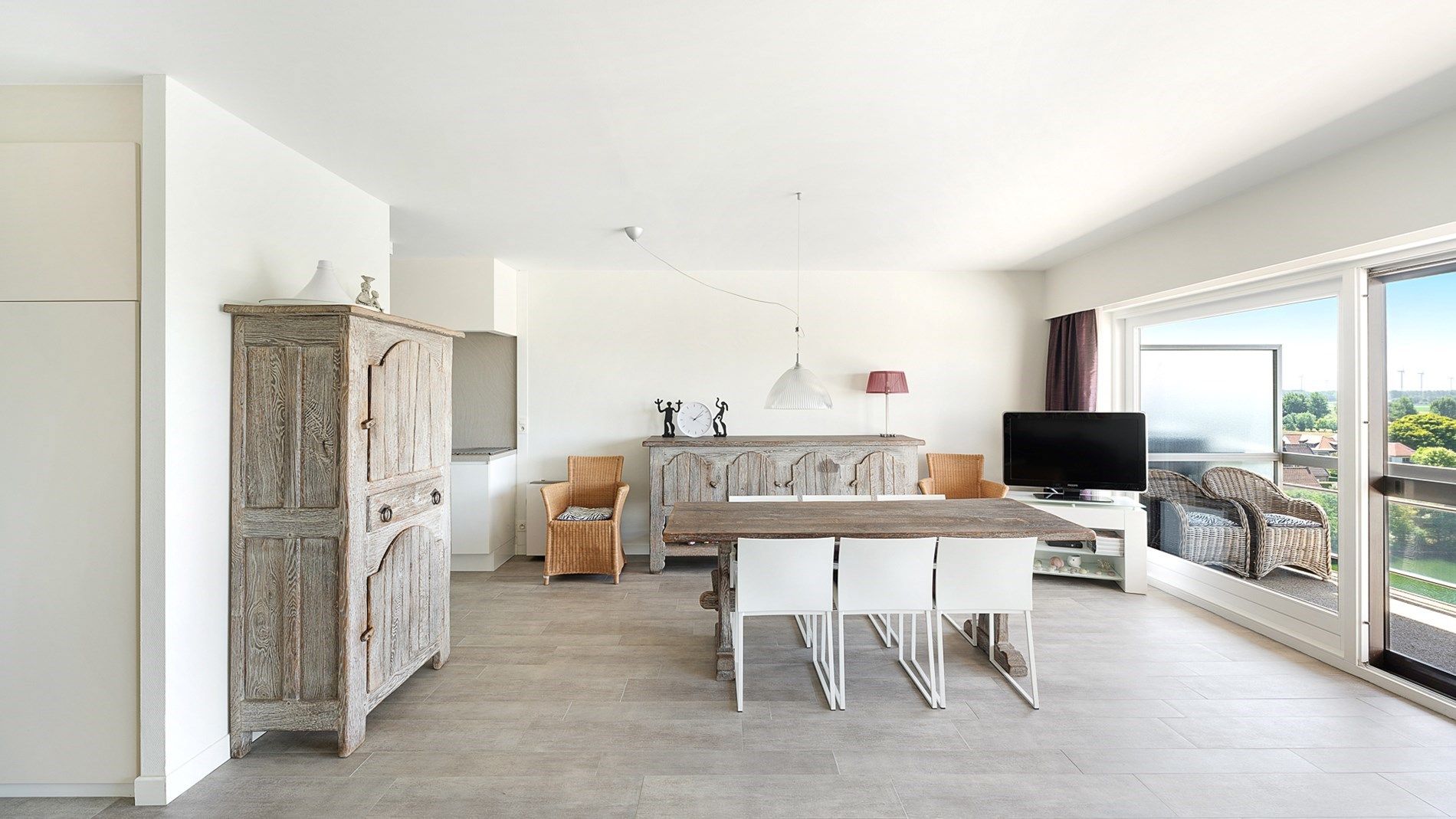 Ruim, gerenoveerd appartement met 3 slaapkamers foto 9