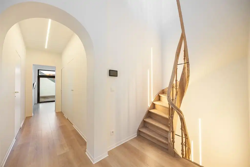 Stijlvol gerenoveerd herenhuis (EPC A) met parkeermogelijkheid foto 14