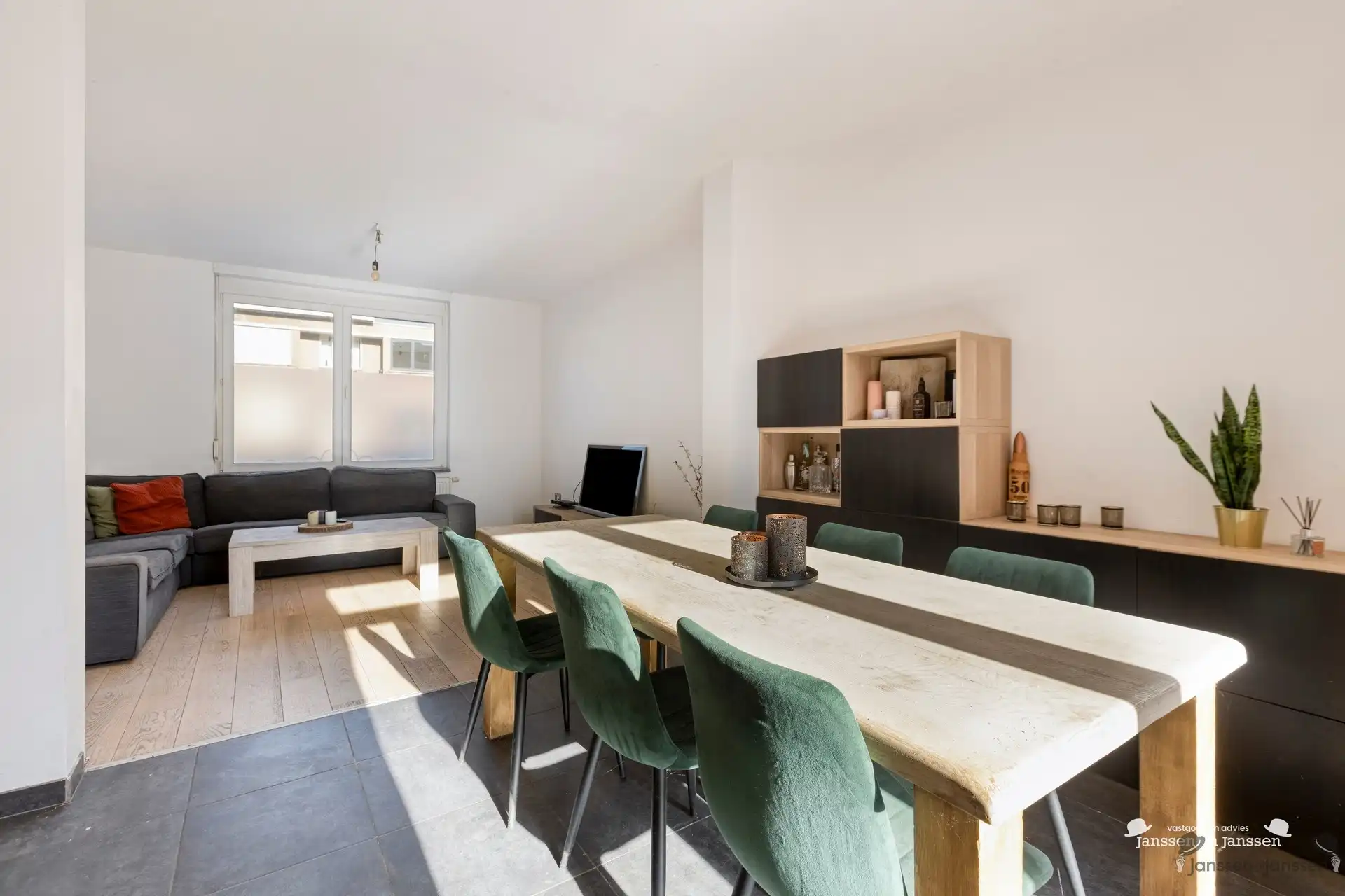 Instapklare rijwoning met 3 slaapkamers, terras en diepe tuin in Hasselt foto 4