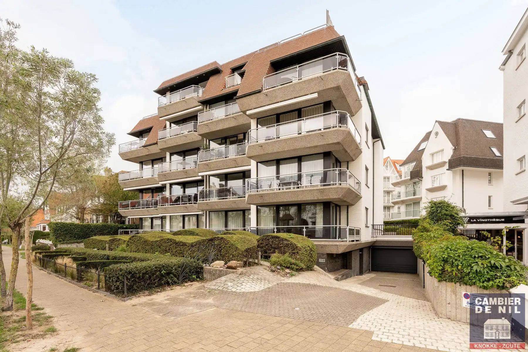 Ruim, ongemeubeld hoekappartement nabij het Albertplein  foto 23