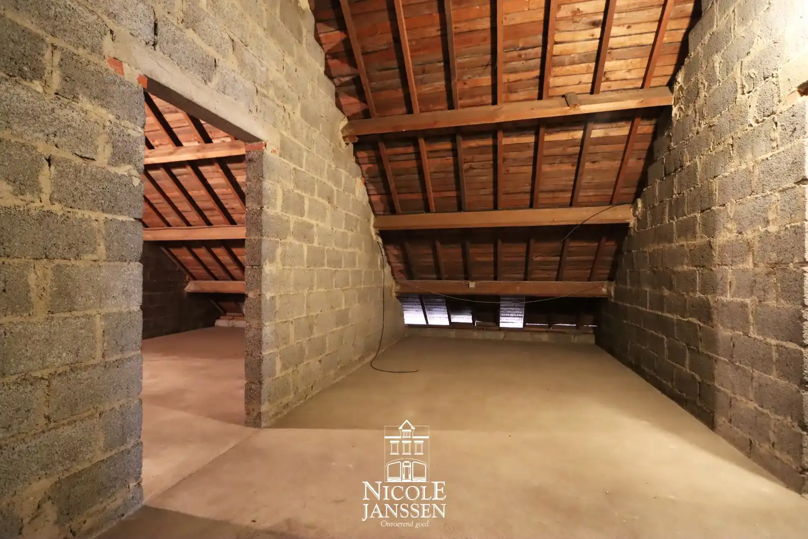 Degelijk gebouwd landhuis  foto 21