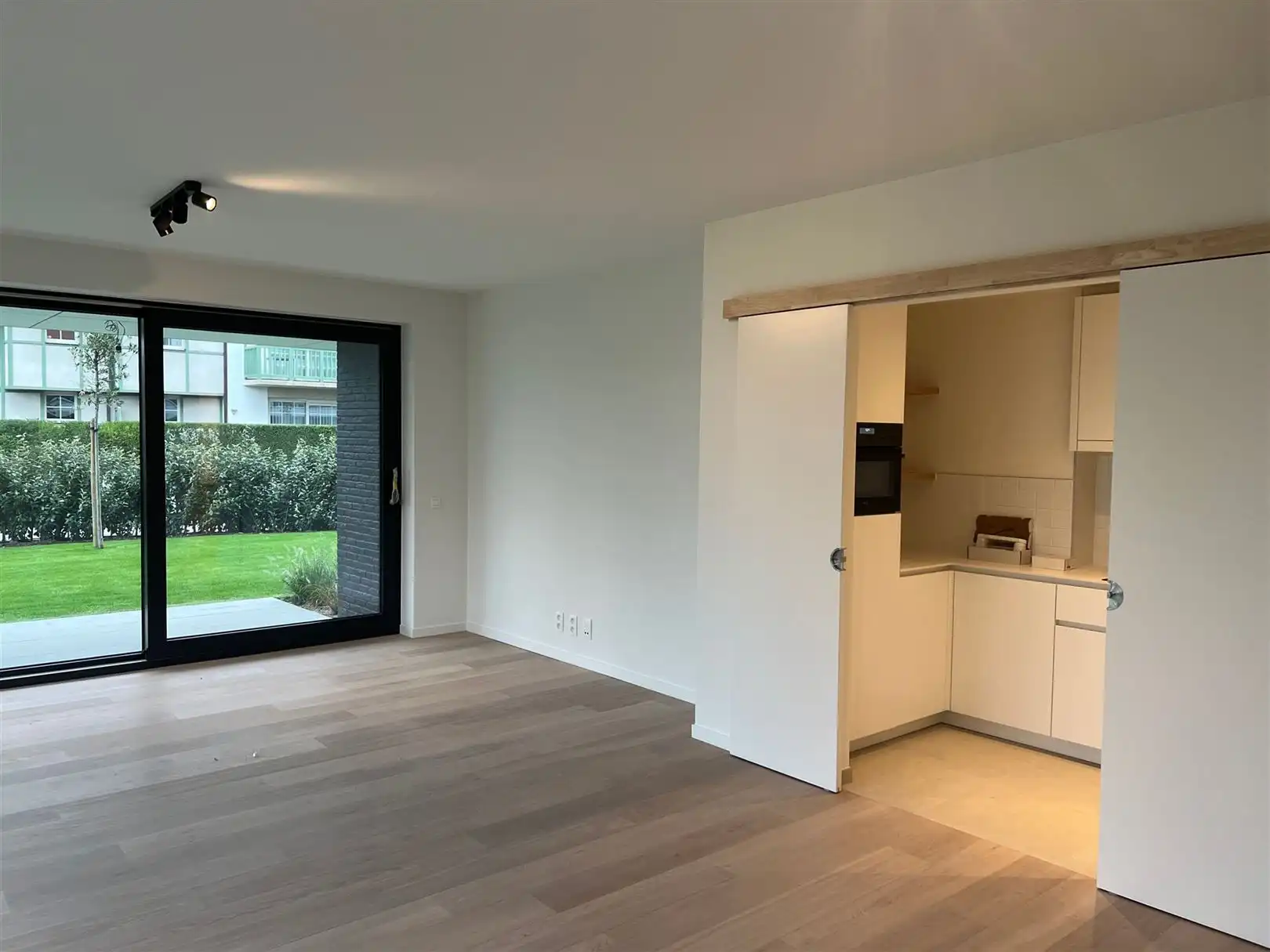quasi nieuw topappartement met 2 slaapkamers foto 3