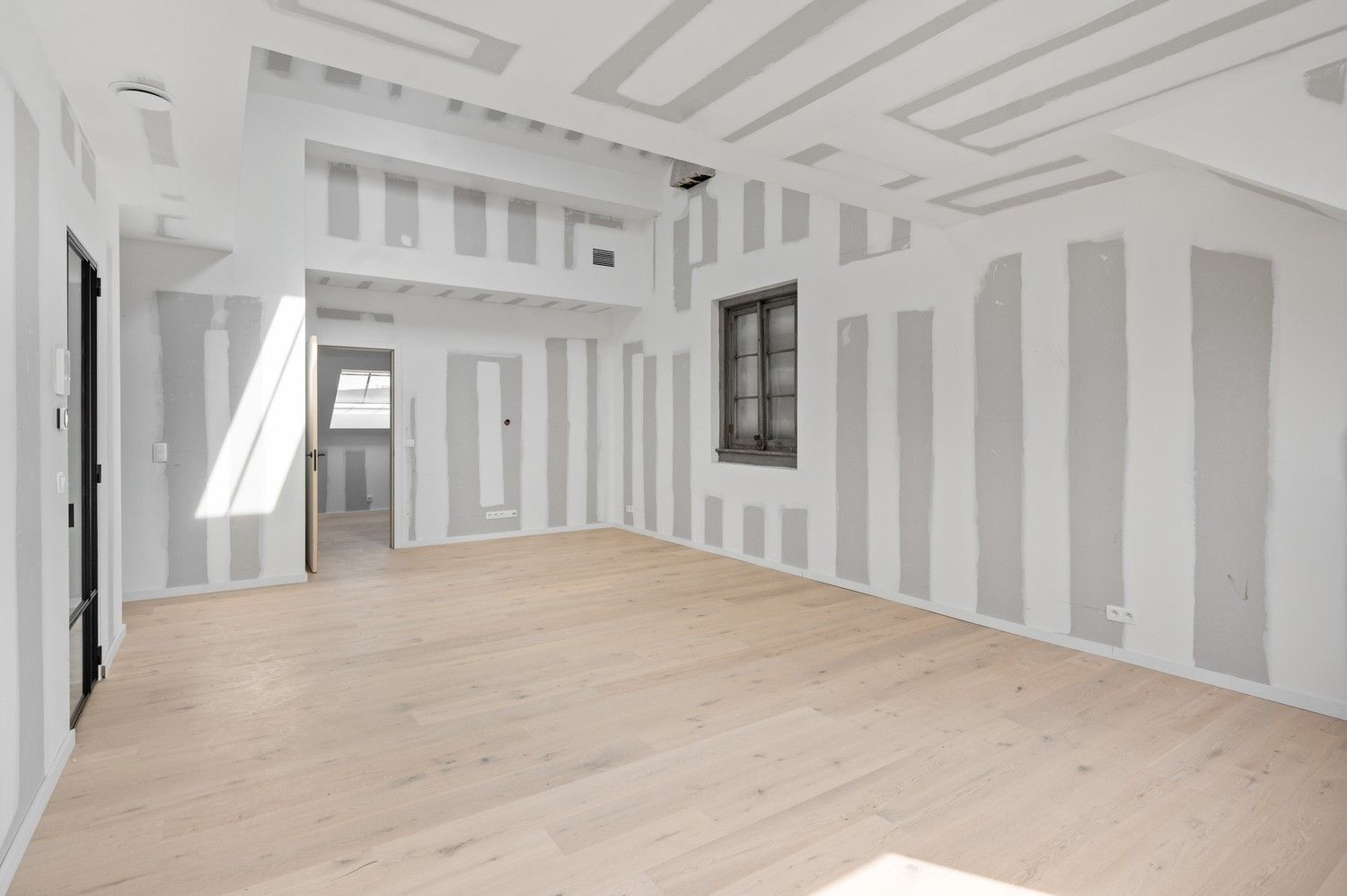 Uitzonderlijk dakappartement met 2 slaapkamers, bureau en een terras van 40m²! foto 6