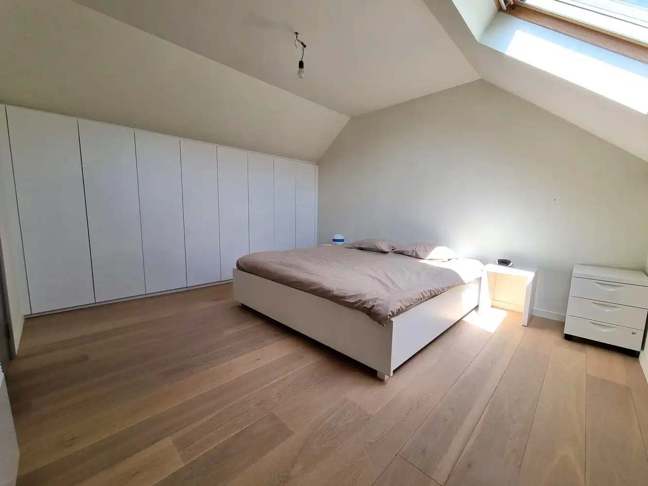 Prachtige villa woning, 5 slks, rustig gelegen met zonnige, diepe tuin voorzien van zwembad en poolhouse. foto 24