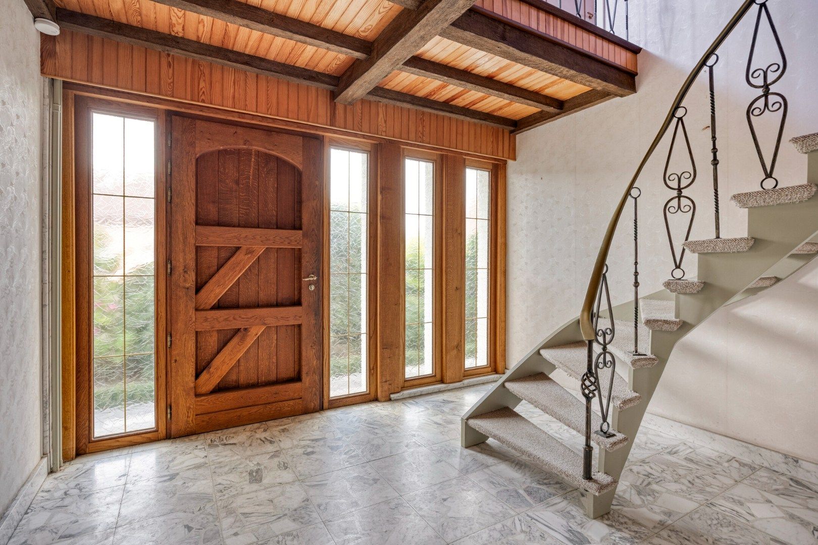 Te renoveren woning met 4 ruime slpks en praktijkruimte op 493 m² te St.-Jozef-Olen ! foto 3