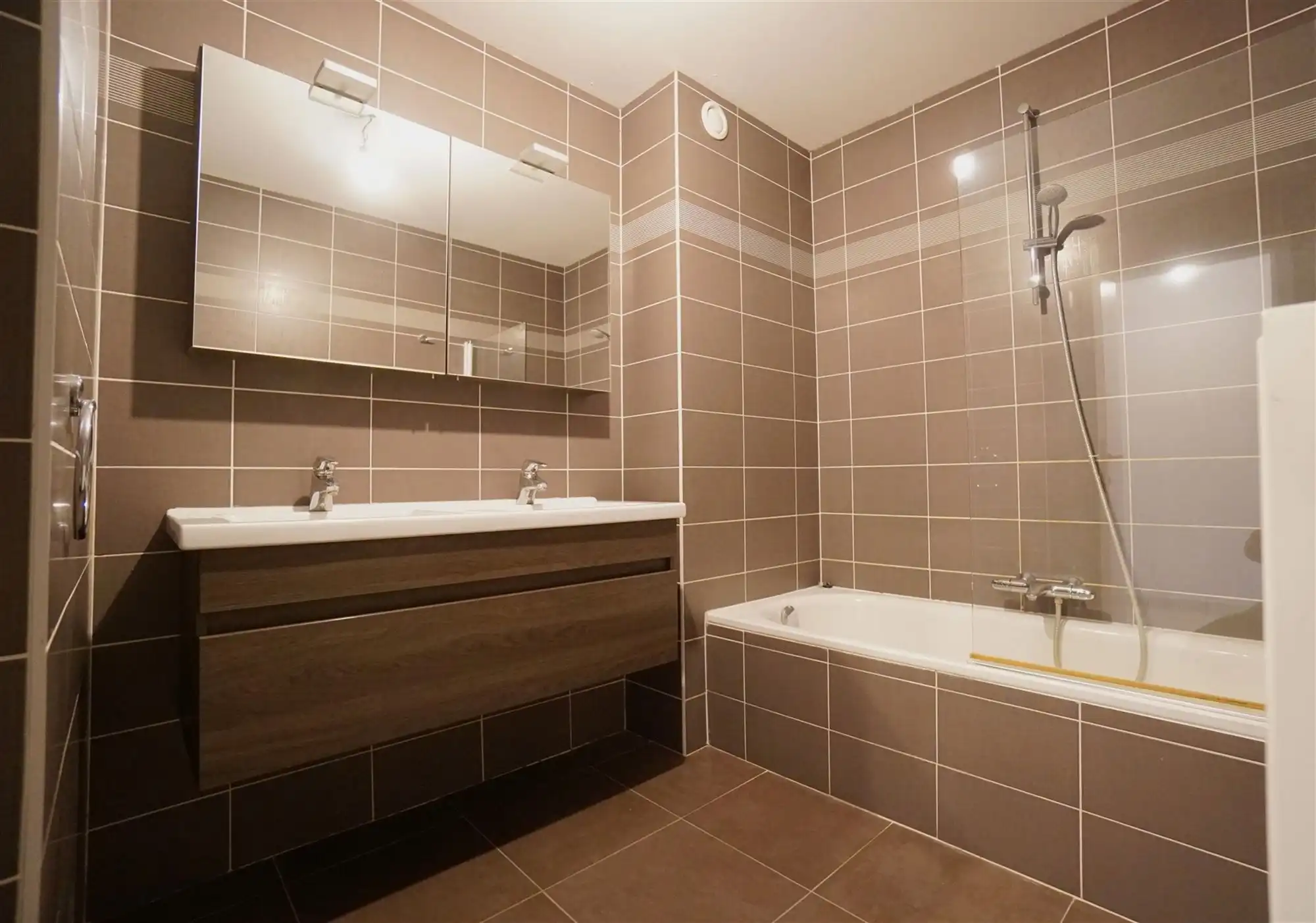 2-slpk appartement met terras te Gent foto 6