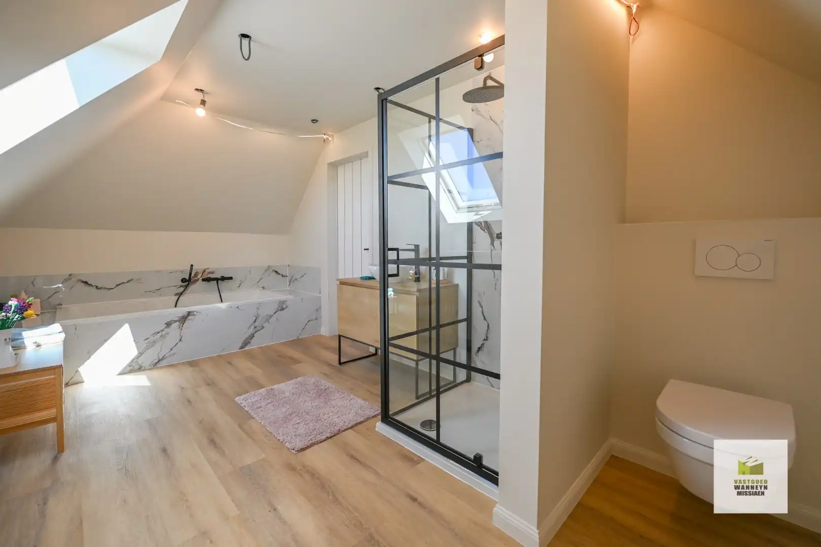 Landelijke gerenoveerde woning op 9.500 m2 met 3 slaapkamers en landelijk vergezicht foto 28