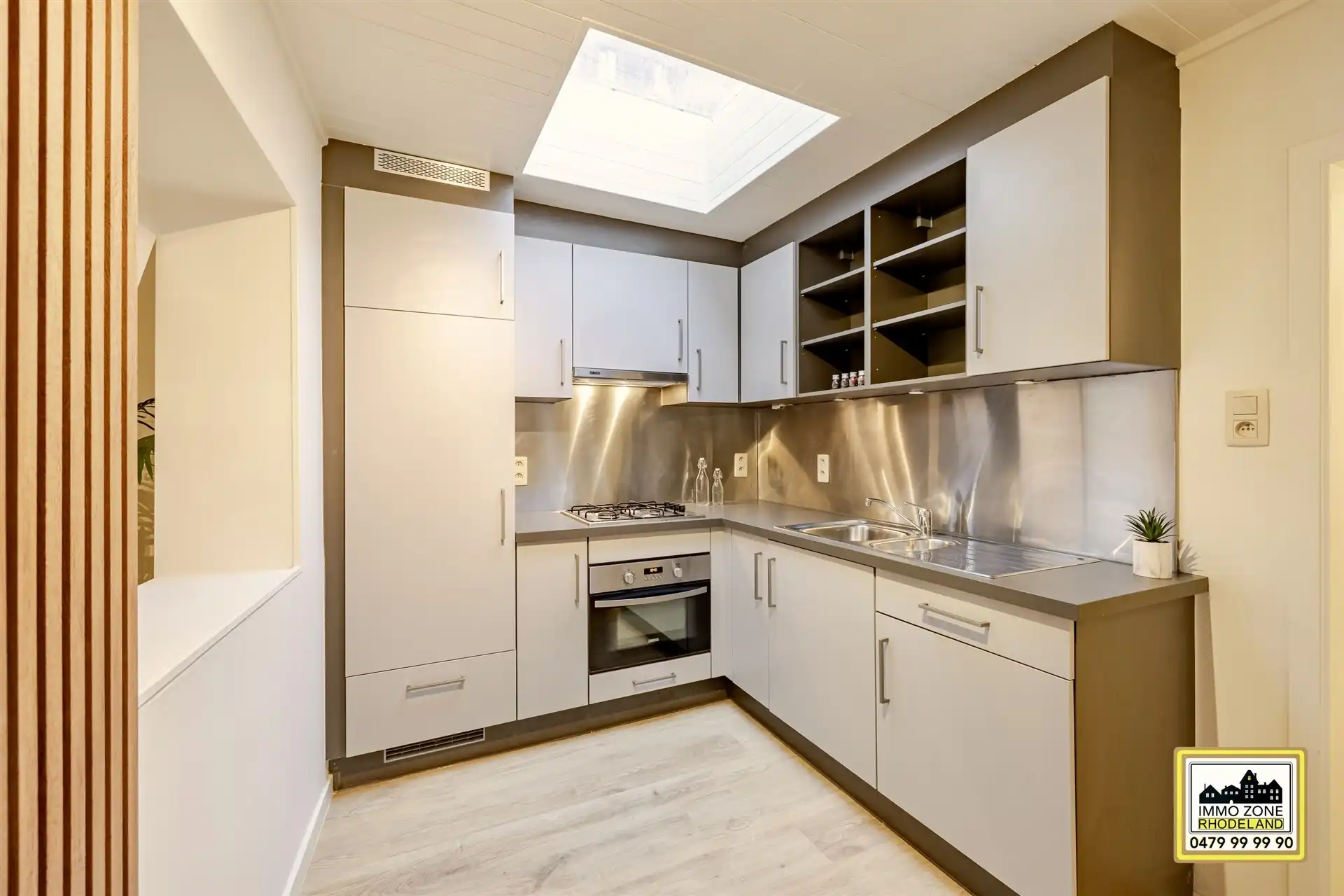 Knappe en uiterst instapklare starterswoning foto 8