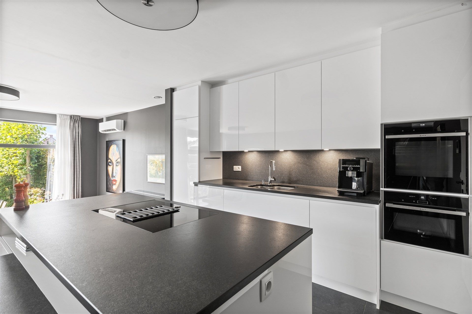 Top afgewerkte woning met 5 slaapkamers en 2 badkamers foto 15