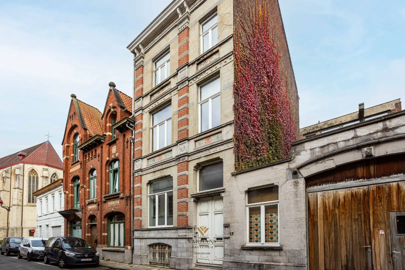 Hoofdfoto van de publicatie: Midden in het centrum gelegen herenwoning