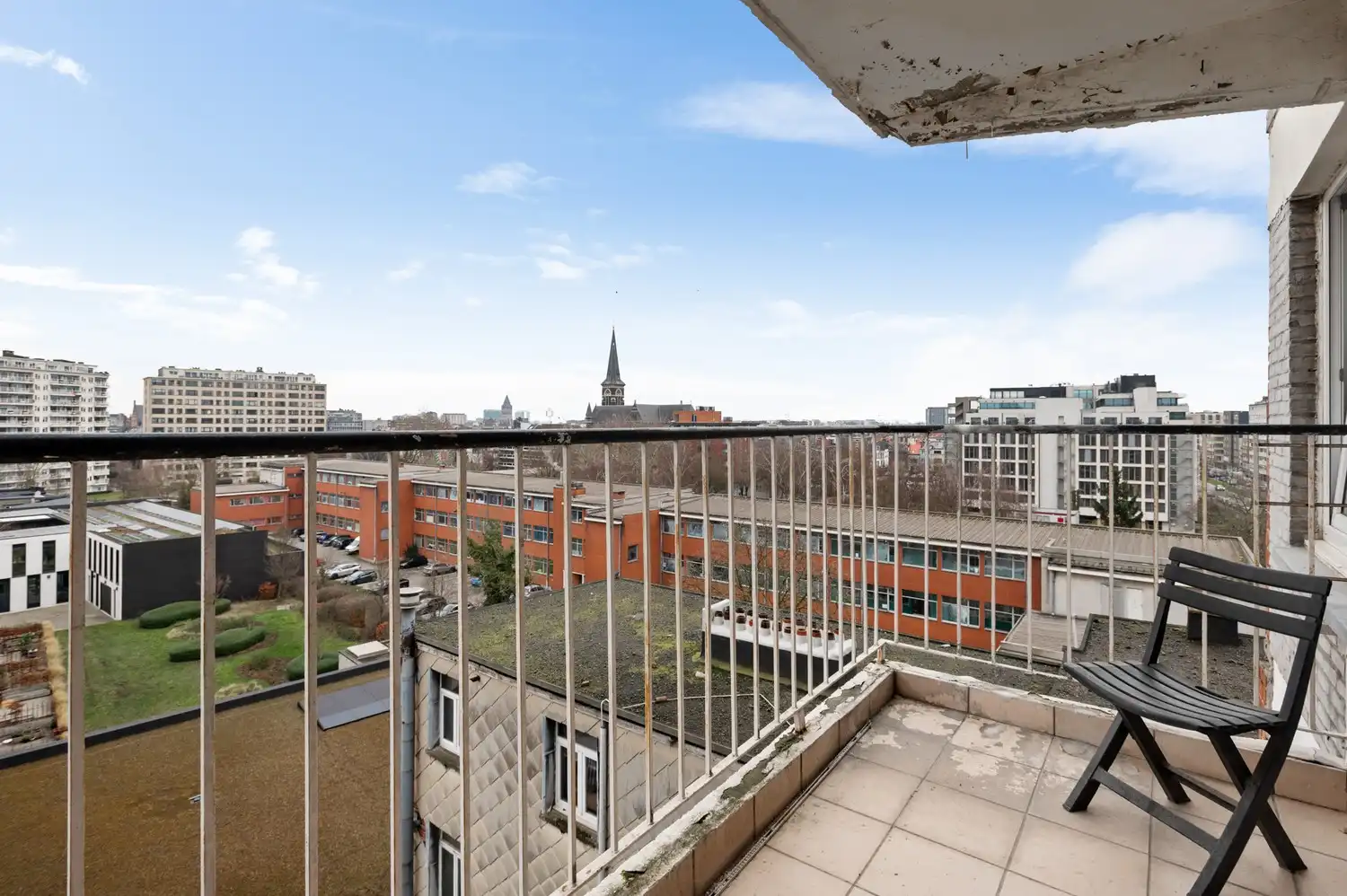 Gerenoveerd appartement met 2 slaapkamers en staanplaatsen te Antwerpen! foto 13