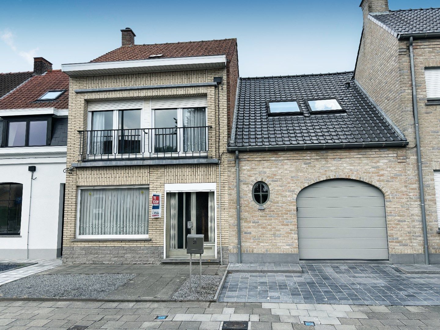 TE RENOVEREN STATIGE WONING MET 2SLPKS (3 MOGELIJK) EN GROTE TUIN (300M²) foto 2