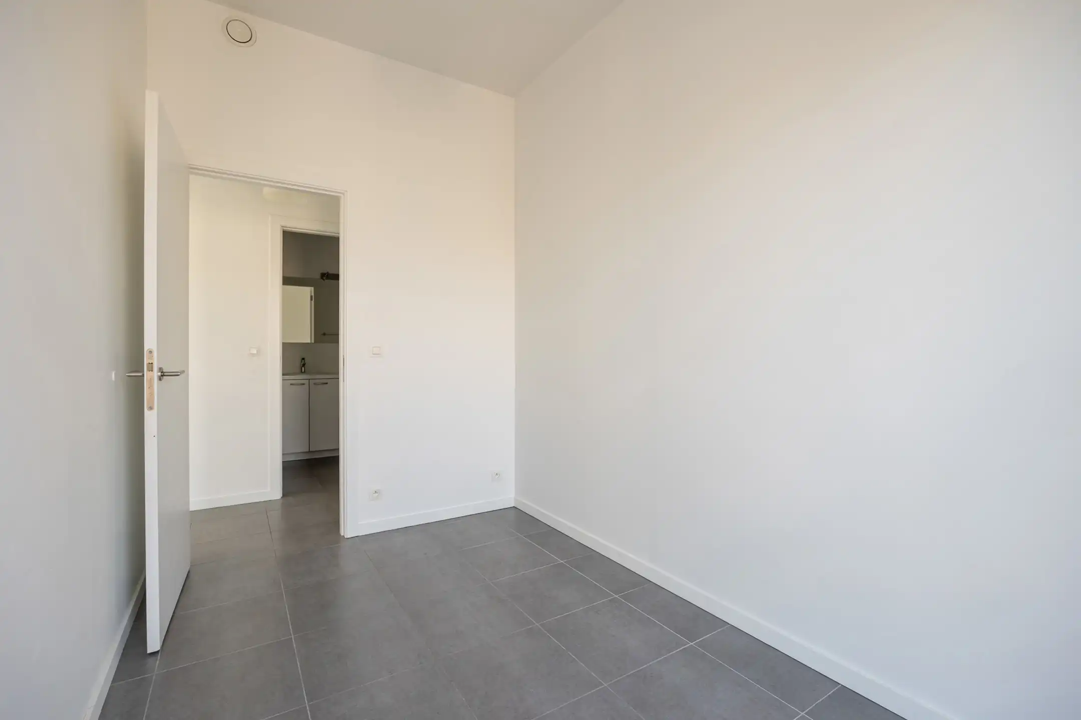 Appartement met 2 slaapkamers + autostaanplaats + ruim terras met een fantastisch panorama foto 18