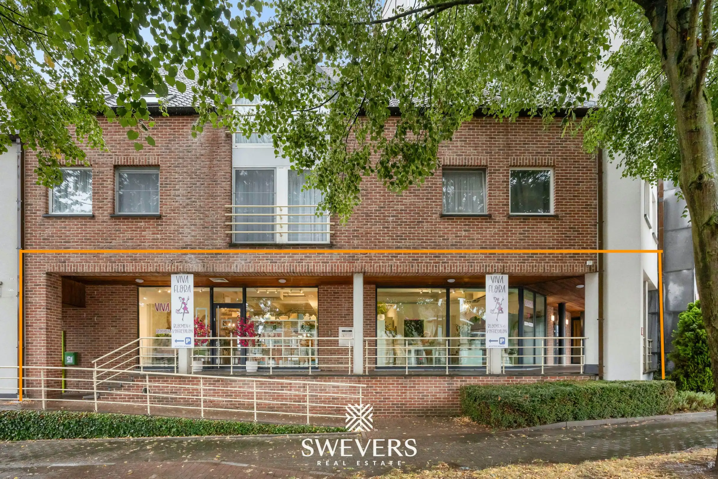 Handelspand met veel potentieel in centrum Heers foto {{pictureIndex}}