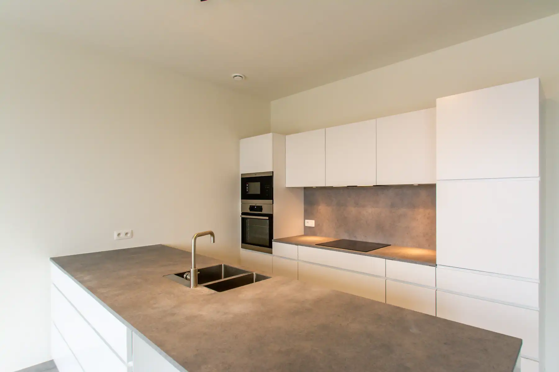 Rustig en comfortabel 2slpk appt. met zicht op park  foto 8