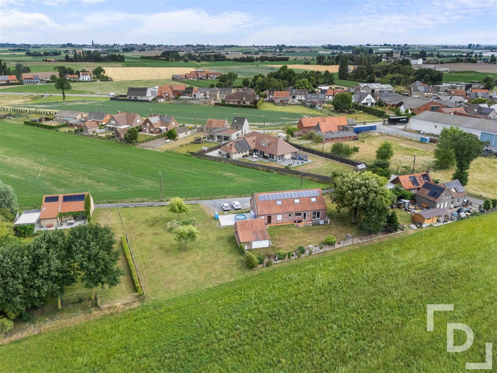 Landelijke alleenstaande woning met verzicht te koop in Houthulst! foto 28
