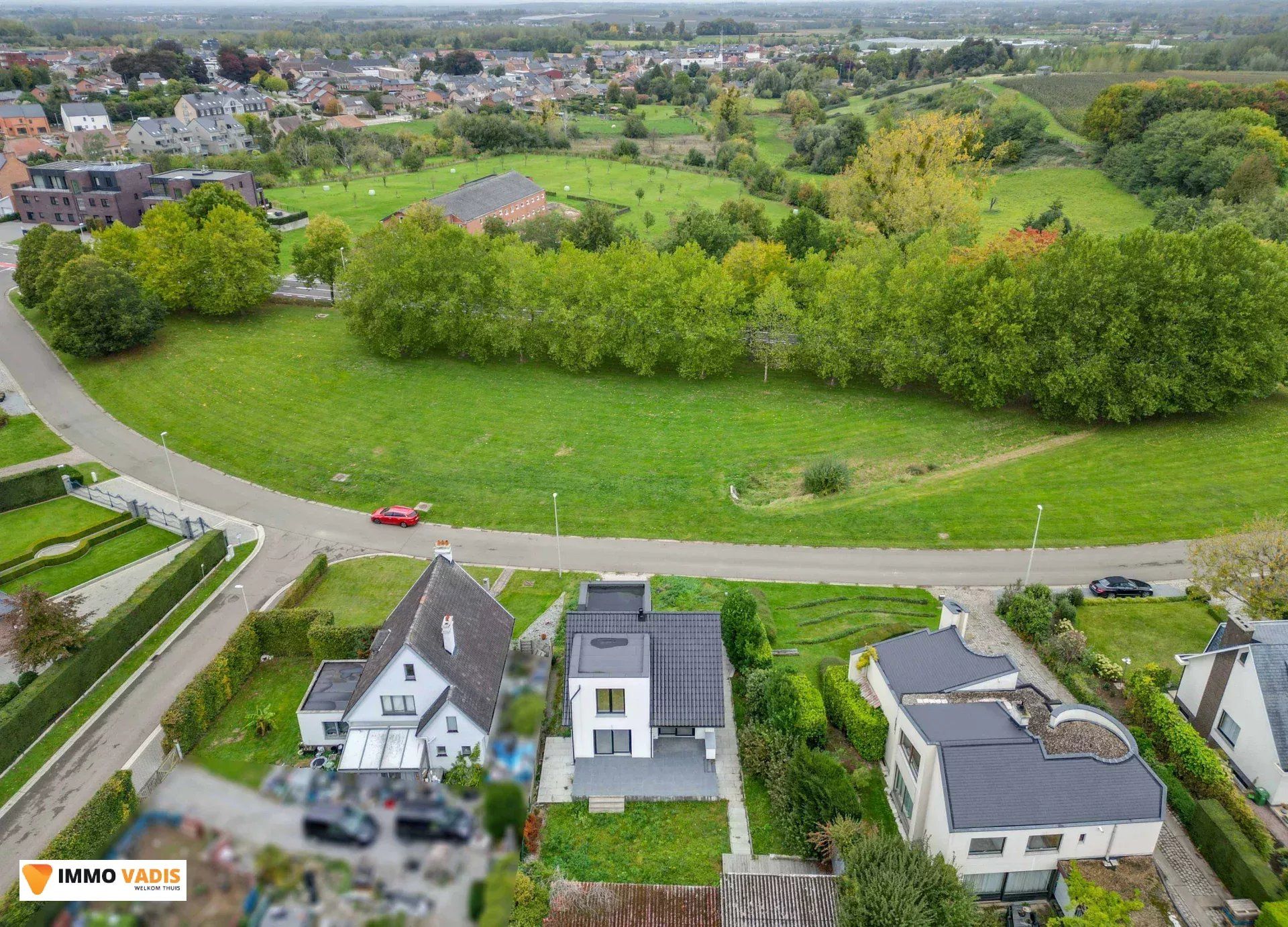 Moderne, energiezuinige woning in groene omgeving foto 27