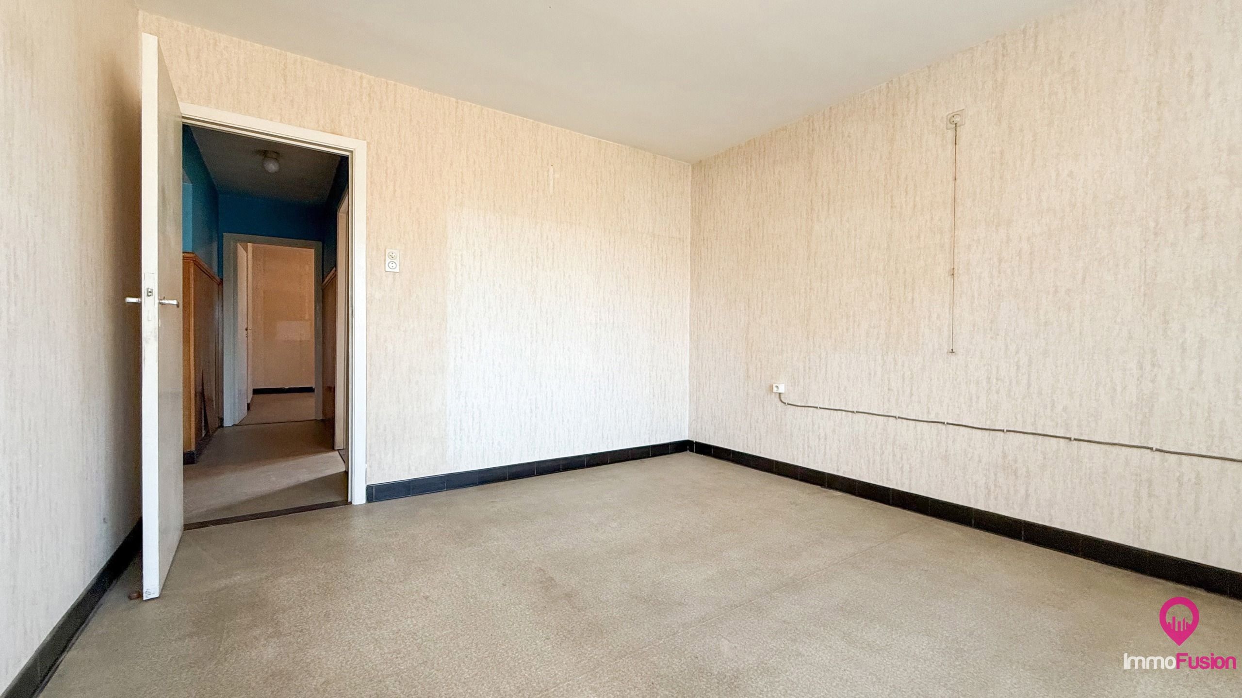 Splitlevel woning met 3 slaapkamers en ruime werkplaats!  foto 15