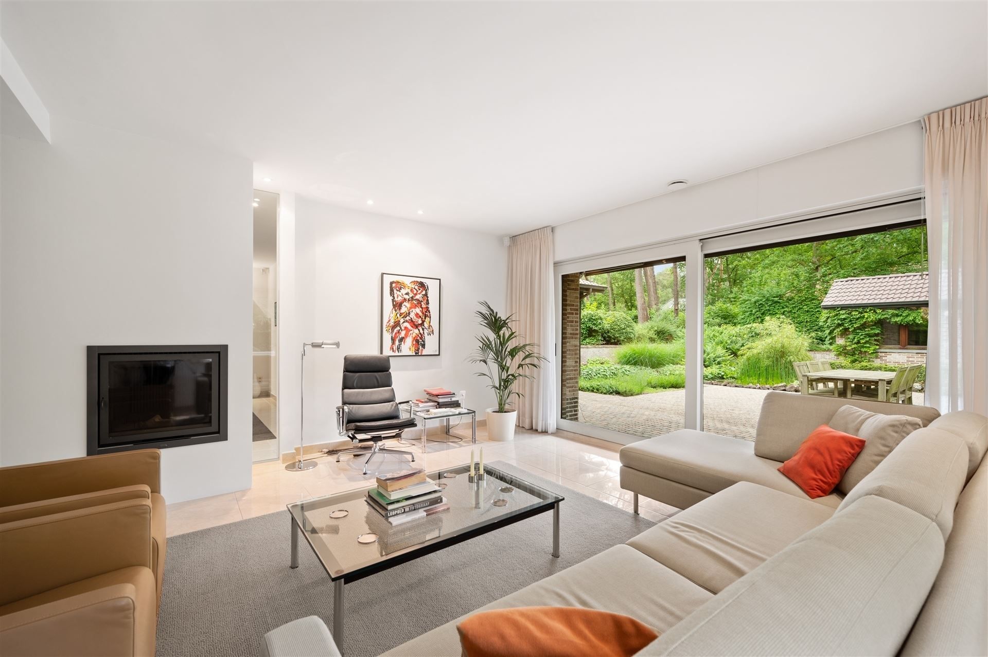 Prachtige villa met een mooie en zeer goed onderhouden tuin foto 15