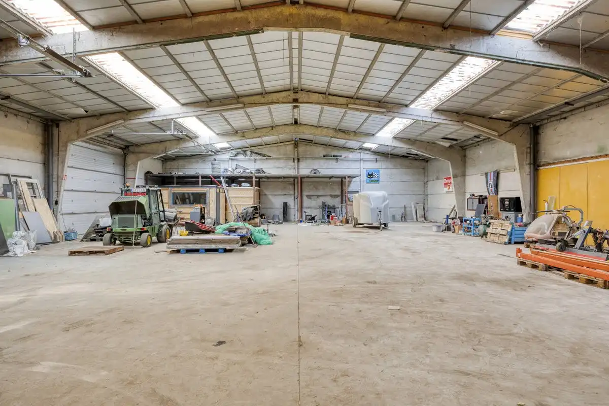 Magazijn met woonst en burelen in Adegem (Maldegem) foto 12