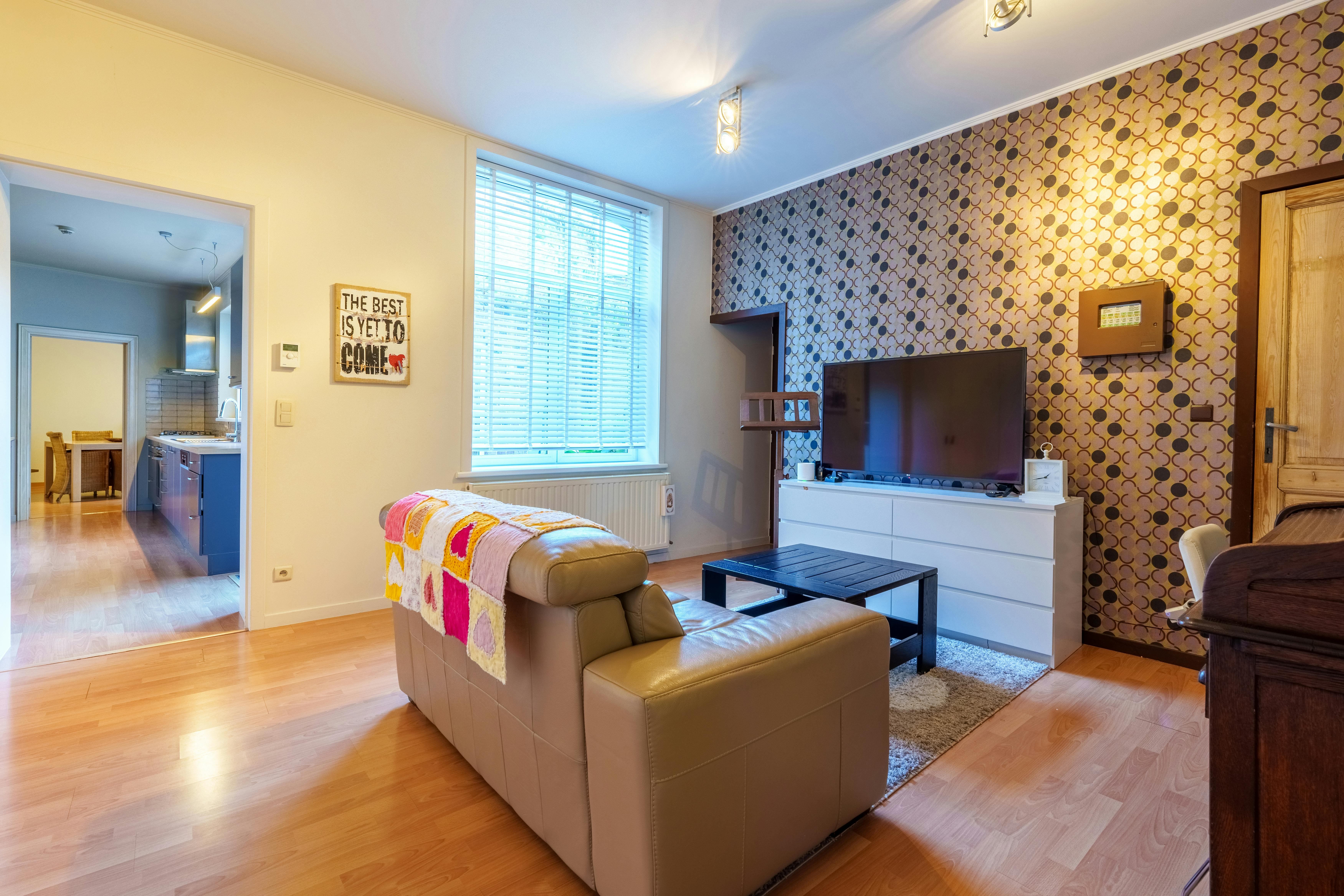 Uniek herenhuis in hartje Ieper met 8 slaapkamers en 7 badkamers  foto 4