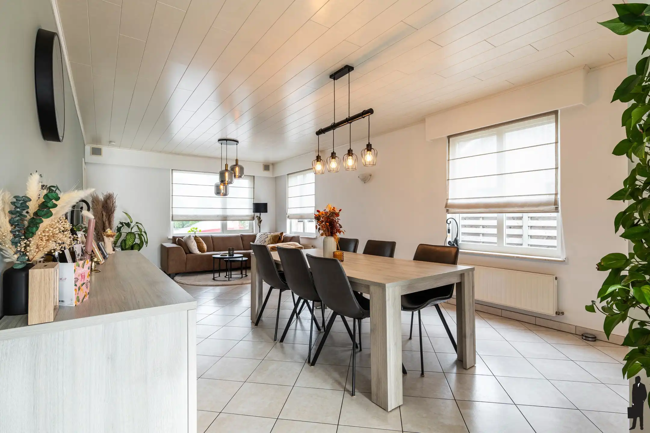 Lichtrijke woning met 4 slpk. in het centrum van Meerle gelegen foto 3