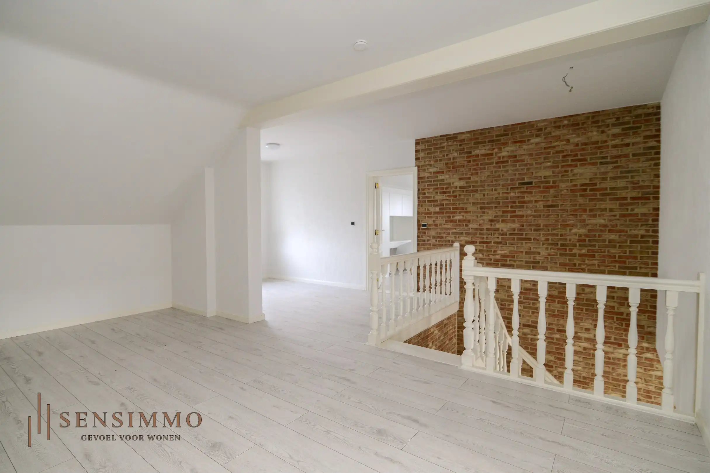 Ruime en energiezuinige woning met 4 slaapkamers op mooi perceel van 8a foto 12