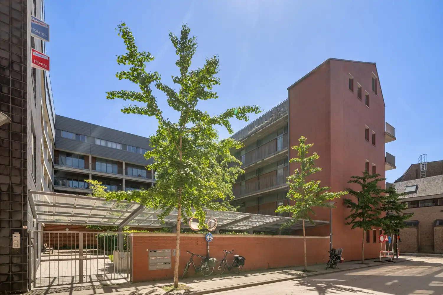 Modern en energiezuinig(A-label) appartement met 1 slaapkamer, een terras, een autostaanplaats, een kelder en een fietsenstalling te centrum Leuven! foto 2