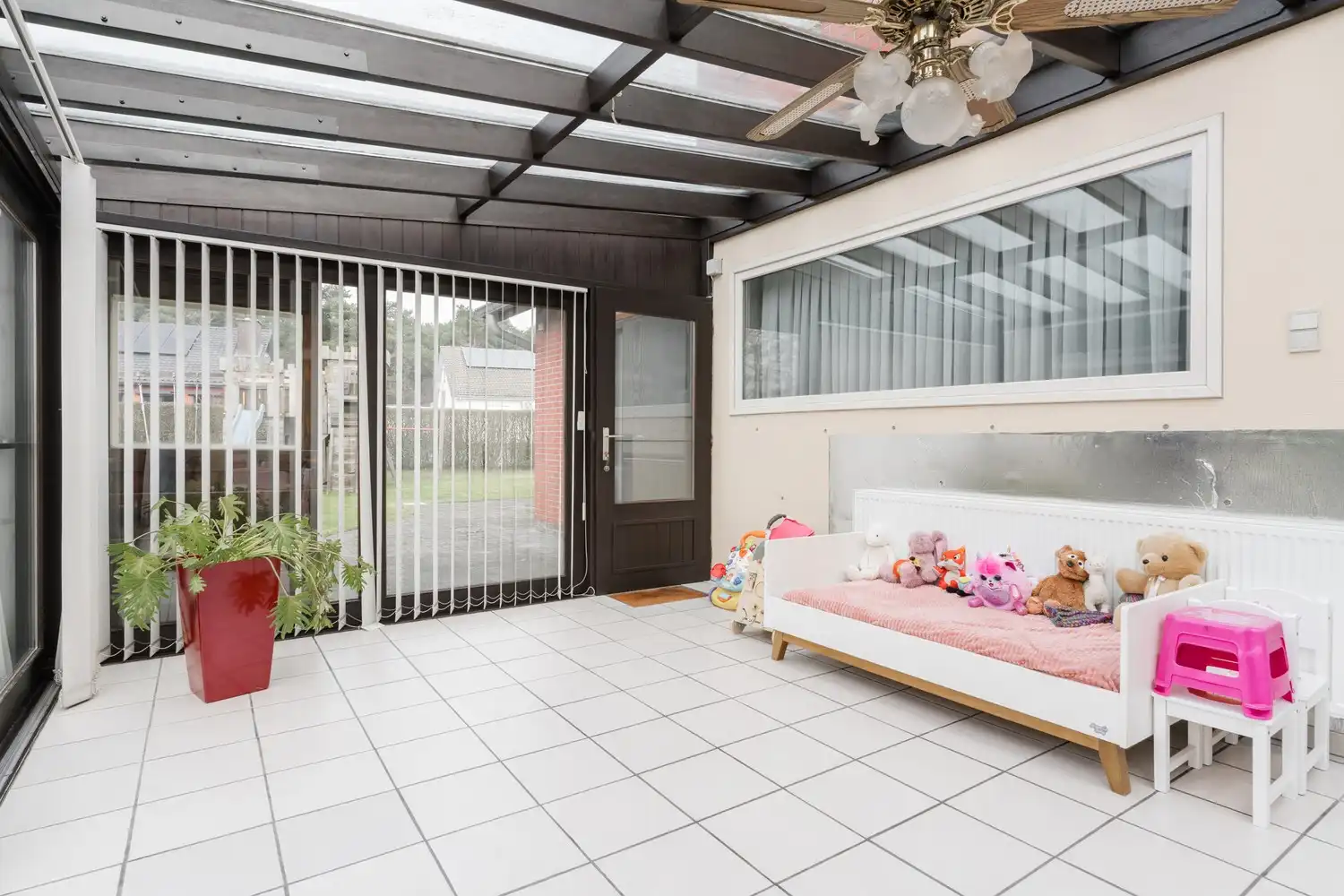 Instapklare  gezinswoning op ruim hoekperceel van 784 m² foto 19