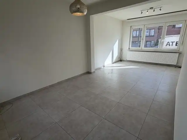 Gelijkvloersappartement met 2 slaapkamers + kelder foto 3