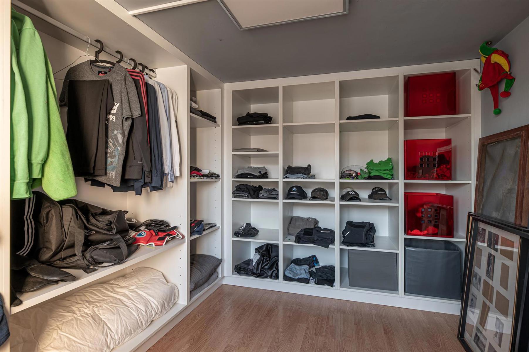 Woning met multifunctioneel gelijkvloers en magazijn/garage op een perceel van 536m². foto 25